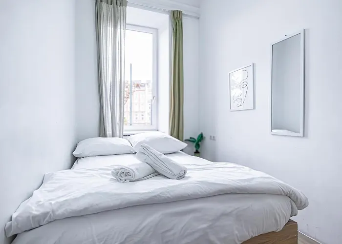 Private In Comfy 6-bedroom Near Millennium Appartement *