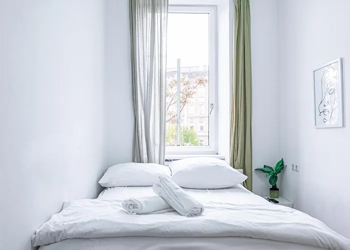 Private In Comfy 6-bedroom Near Millennium *