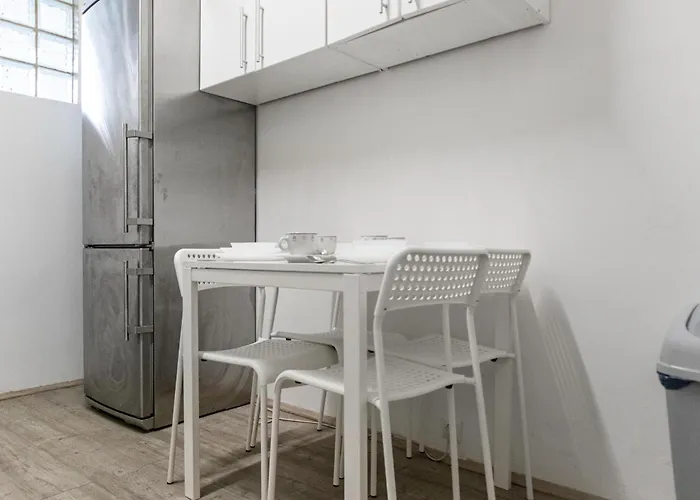 Private In Comfy 6-bedroom Near Millennium Wenen