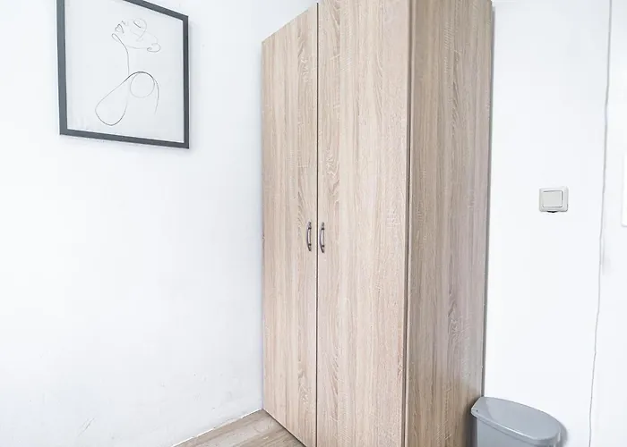 Private In Comfy 6-bedroom Near Millennium Appartement *