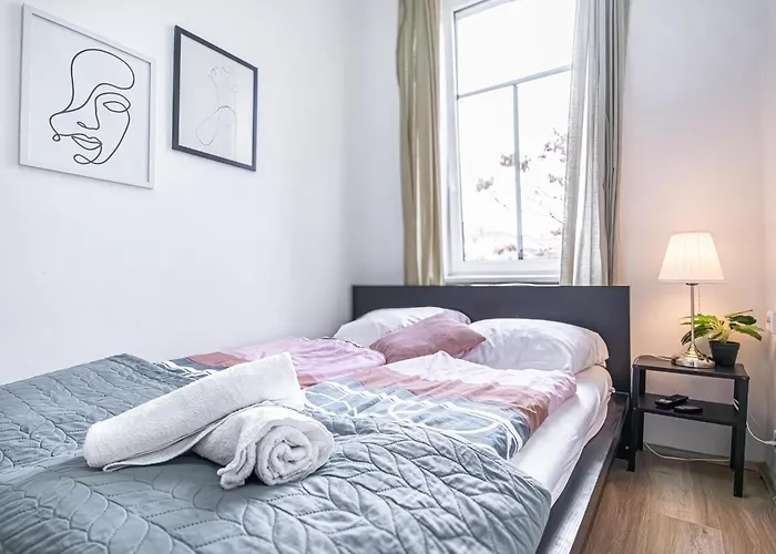 Private In Comfy 6-bedroom Near Millennium *