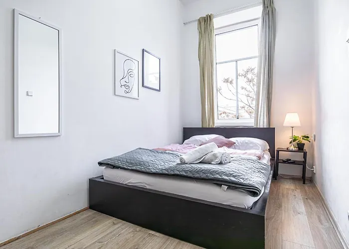 Private In Comfy 6-bedroom Near Millennium