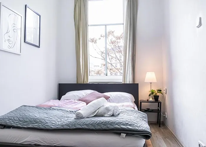 Private In Comfy 6-bedroom Near Millennium Appartement *
