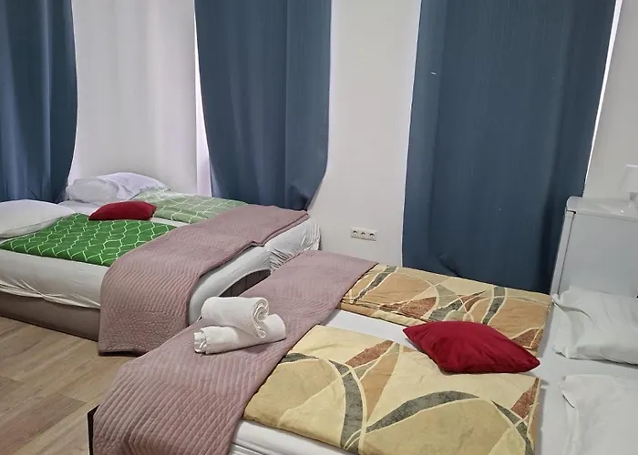 Private In Comfy 6-bedroom Near Millennium Appartement *