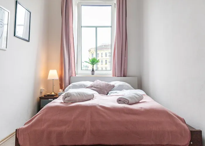 Appartement Private In Comfy 6-bedroom Near Millennium Wenen