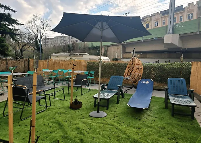 Private In Comfy 6-bedroom Near Millennium *